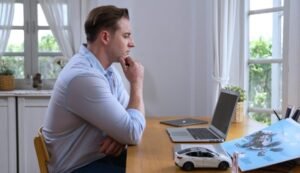 11 Signs Your Work-Life Balance Is Unhealthy