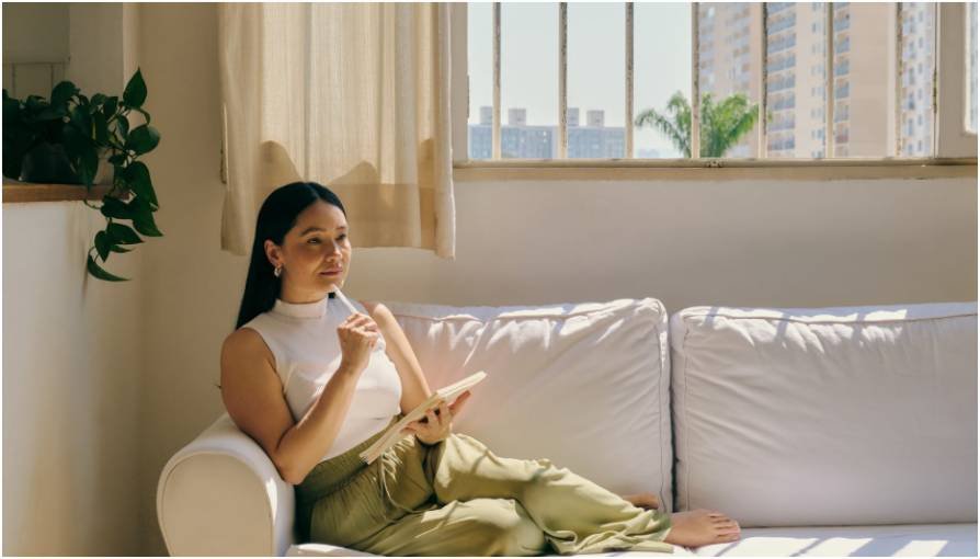 Mindful Spending Questions to Ask Before Buying Guide