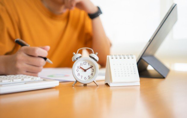The 15-Minute Spending Reflection That Makes Next Week Easier