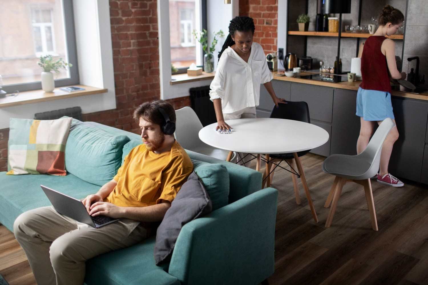 What Are the Best Physical Boundaries for a Shared Apartment