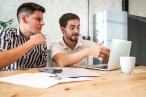 How to Maintain Friendships With a Demanding Job